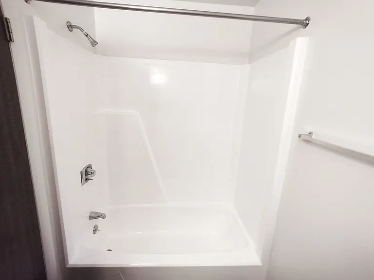 Charter Oaks Apartments — Photo 43