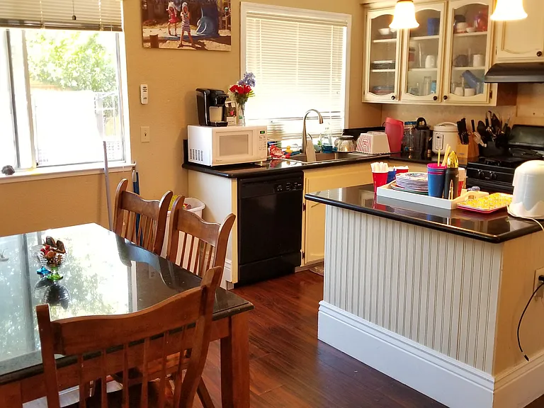 7525 Ryland Ct — Photo 6