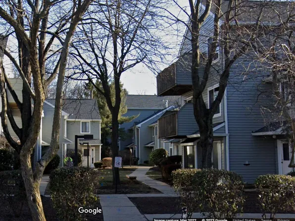 165 Essex Ave #1, Metuchen, NJ 08840