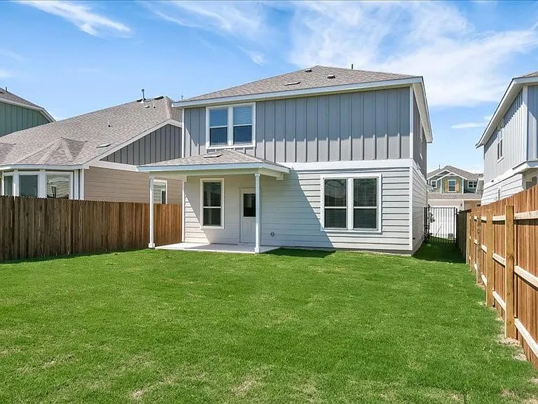 140 Banyon Dr — Photo 31