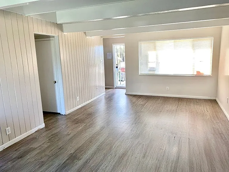 4607 Fall Ave — Photo 3