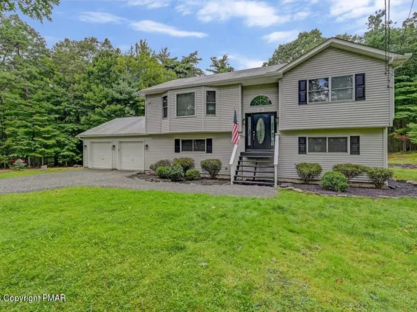 133 Tannenbaum Way, Henryville, PA 18332