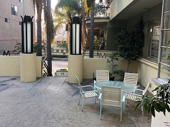 2nd image of 520 N Rossmore Ave #204