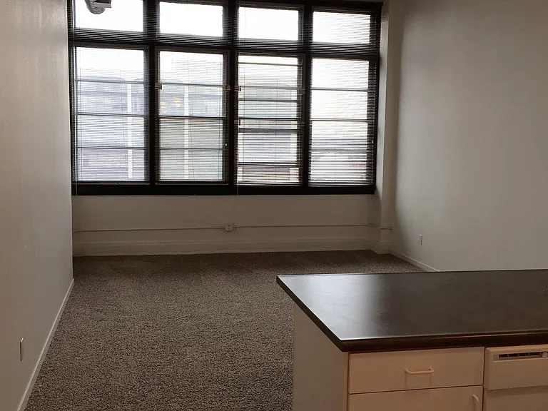 LaSalle Apartments — Photo 19