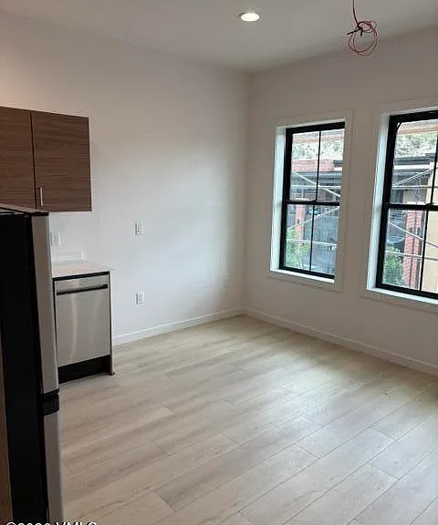 1200 Capitol St #303 — Photo 11
