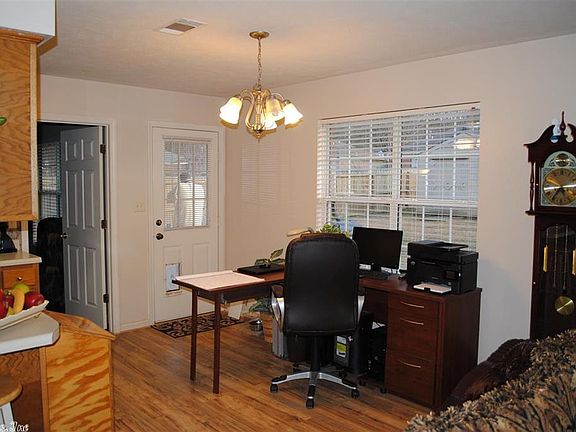 4th image of 1755 Southern Hills Dr