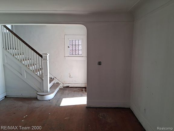 5th image of 4790 Sturtevant St