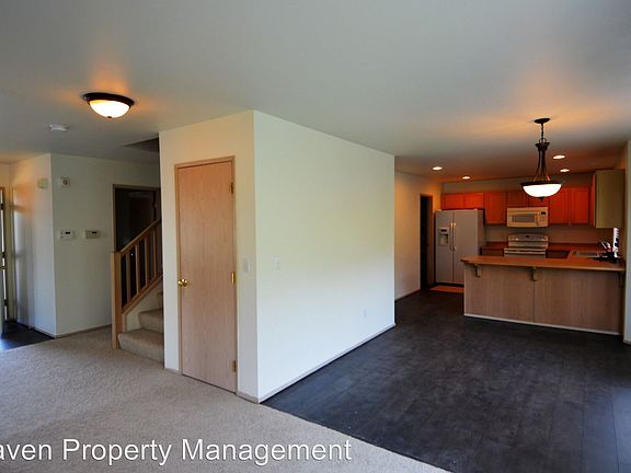 4th image of 3602 45th Ave NE