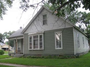 920 S State St, Beardstown, IL 62618