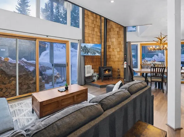 286 Old Mammoth Rd APT 19, Mammoth Lakes, CA 93546