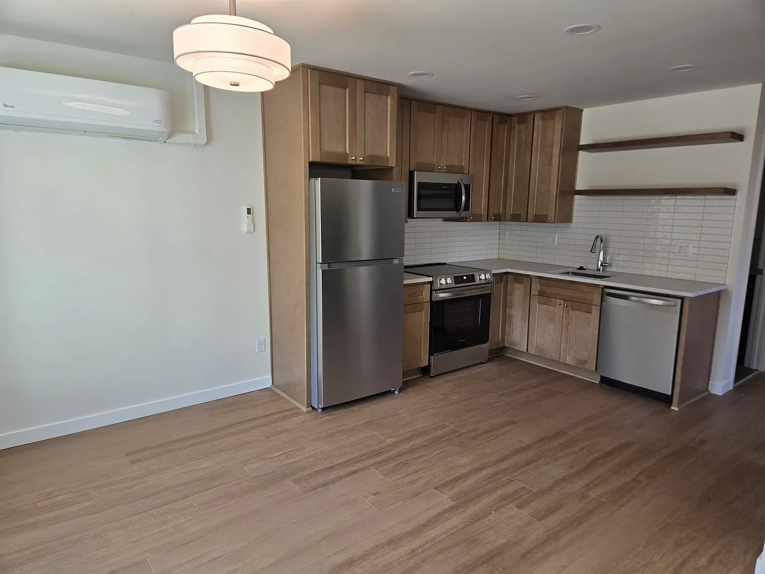 Studio, 396 sqft, $1,700 — Photo 4