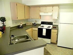 3rd image of 901 W Fm 517