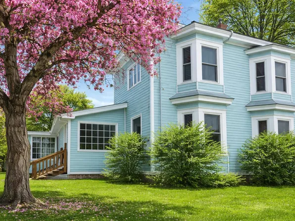 128 Middle Street, Farmington, ME 04938