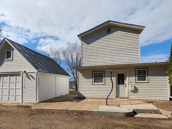 2nd image of 526 State Rd