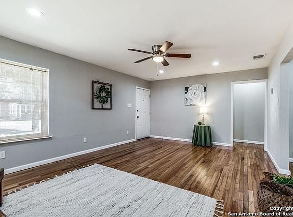 5th image of 2218 W Hermosa Dr