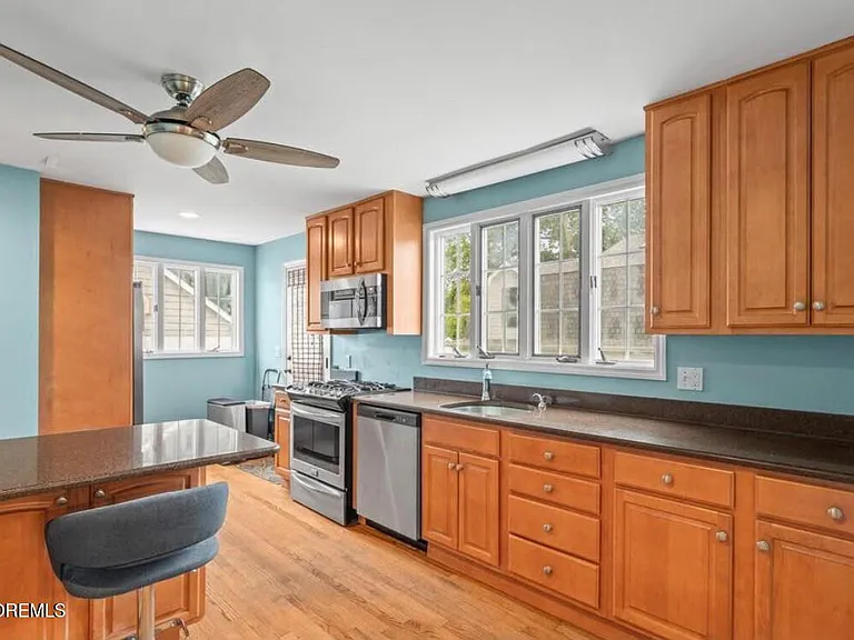 250 Alpern Ave — Photo 19