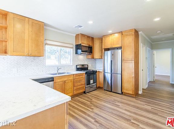 19-454652_34_2 - 1311 1_2 Kitchen