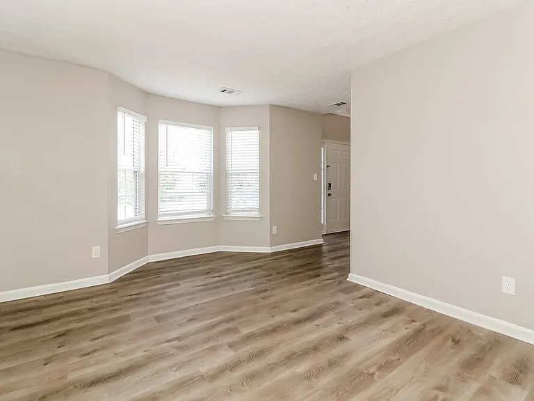 7023 Red Maple Ln — Photo 4