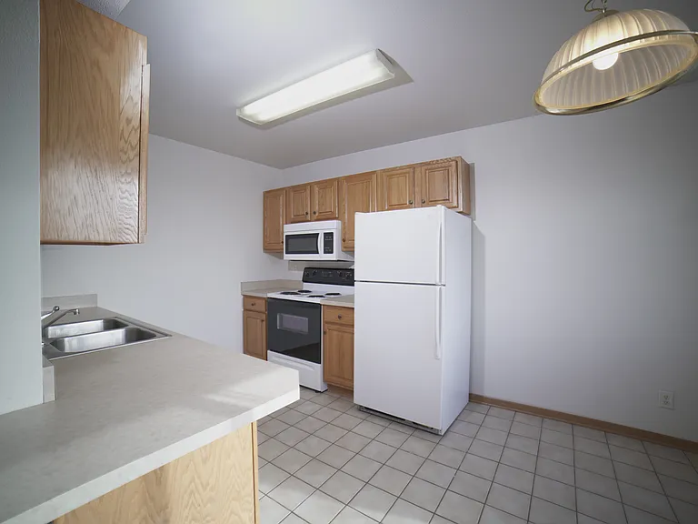 634 Academy Cir #104 — Photo 5