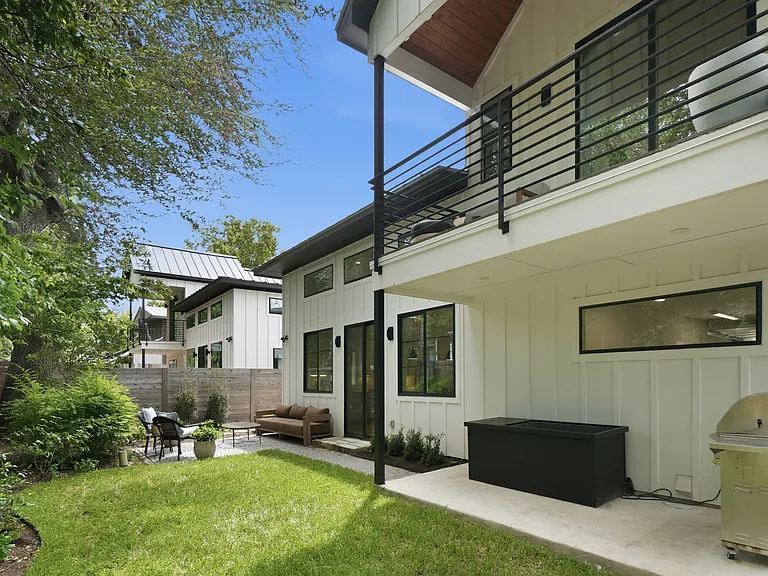 2711 Stacy Ln #B — Photo 16