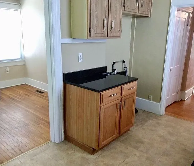 86 Oakwood Ave — Photo 4