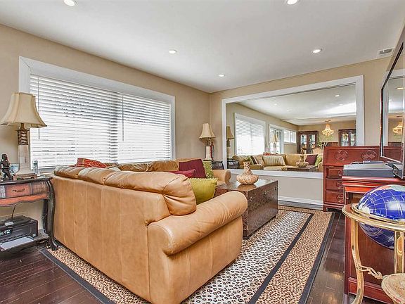 4th image of 309 Hoffman Ave