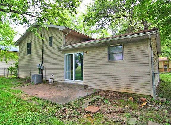 3rd image of 629 Odus Dr