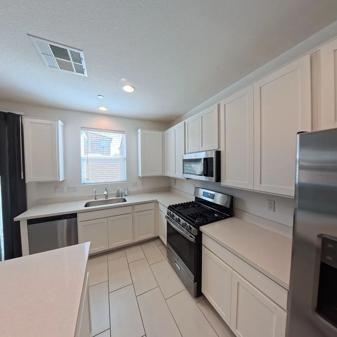 Las Vegas 3-Bed Home For Rent. — Photo 4