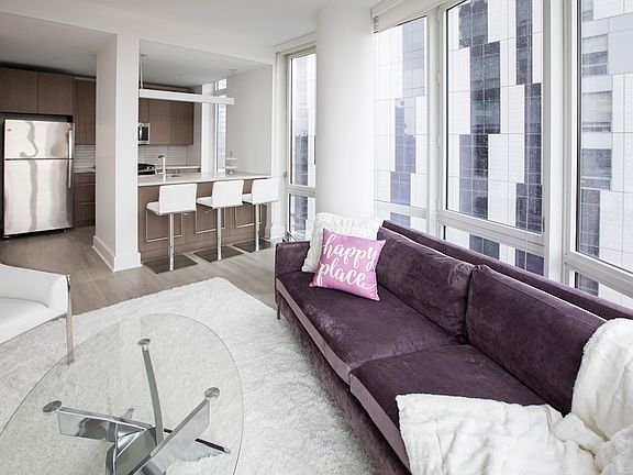 4th image of 86 Fleet Pl APT 8R
