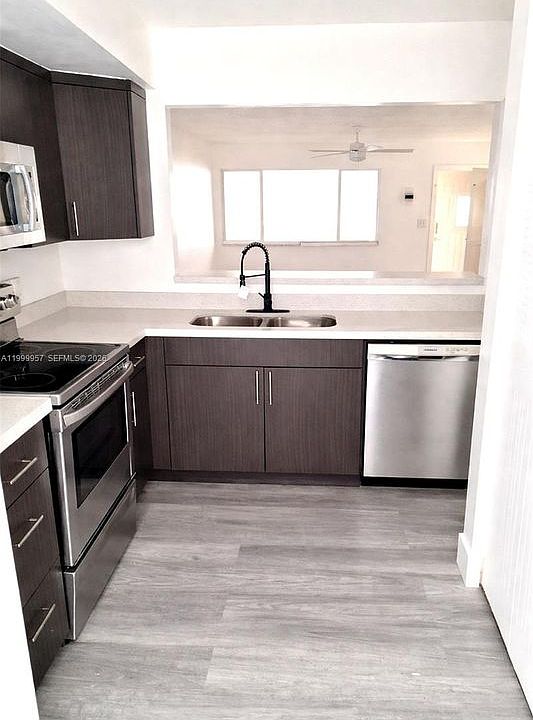 2nd image of 2831 Pierce St APT 106
