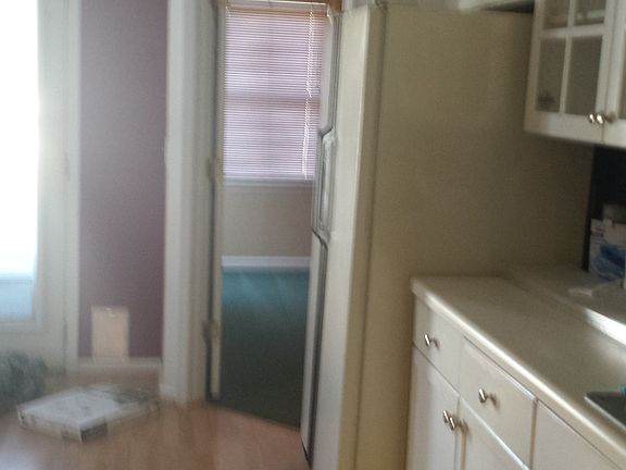 5th image of 1018 Brisbane Ln SE