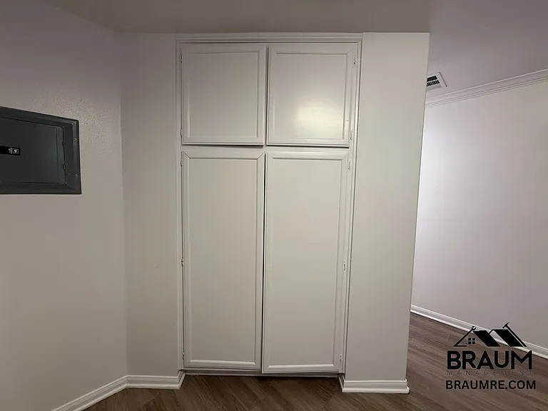 7323 WINNETKA — Photo 11