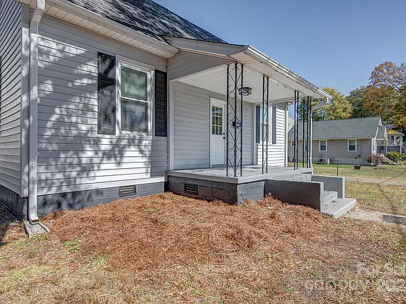 2nd image of 1122 W 4th Ave