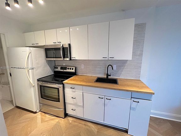 3rd image of 1255 Collins Ave APT 604