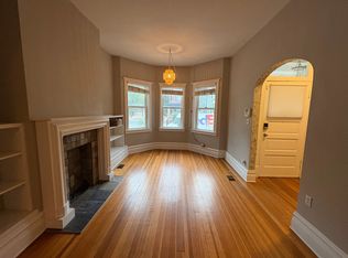 1500 W Wellington Ave #1, Chicago, IL 60657