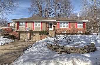 1st image of 702 W Country Ln