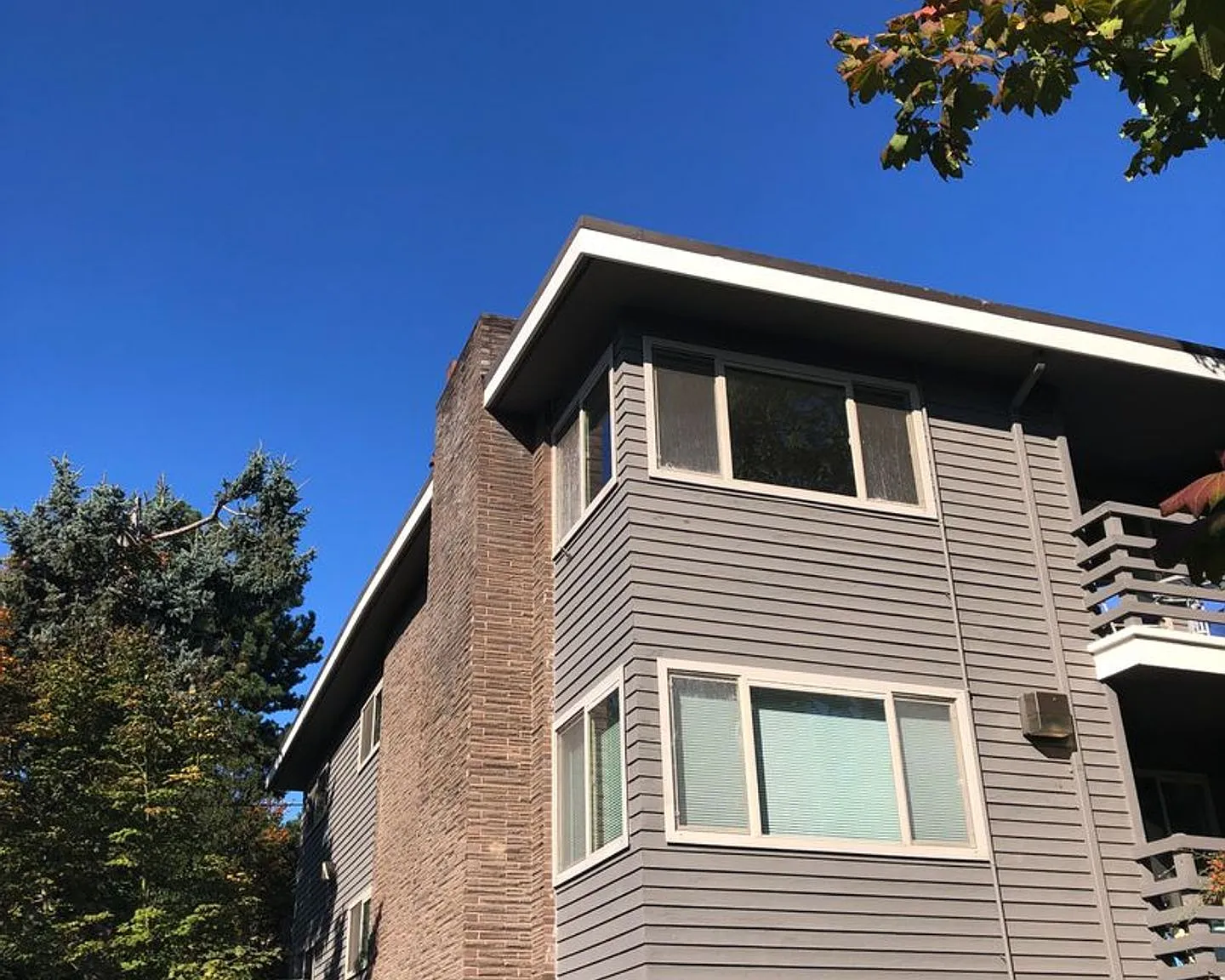 Lewison Place Apartments — Photo 1