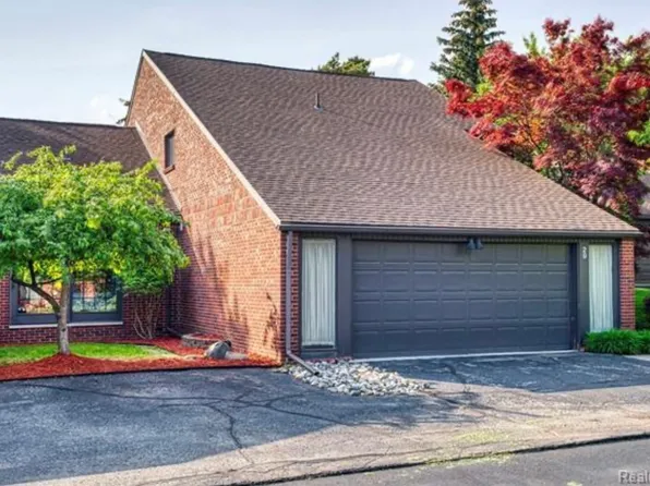 29 Blair Ln, Dearborn, MI 48120