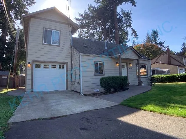 Spacious 3-Bedroom Duplex Retreat in Portland 1000 Sq Ft of Comfort! — Photo 1