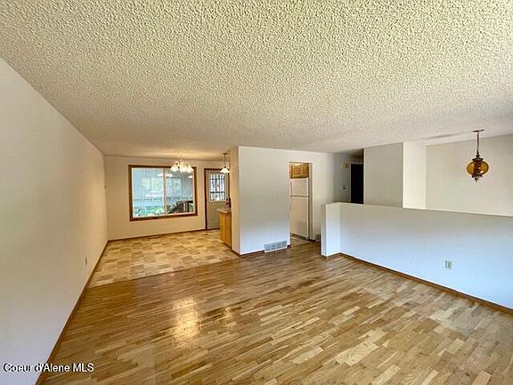 5th image of 322 E Park Dr