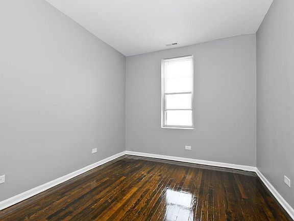 5th image of 3453-55 S Prairie Ave #3N