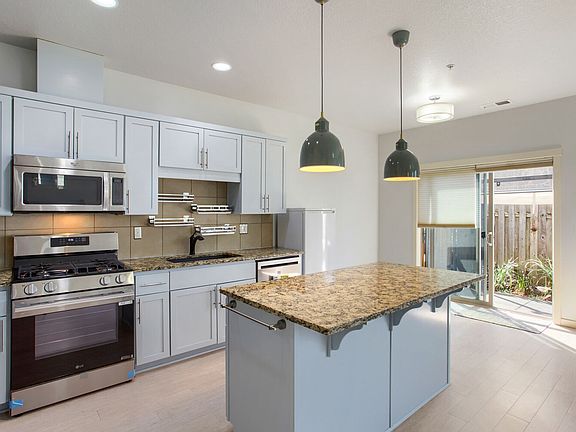 4th image of 11560 SE Aquila St