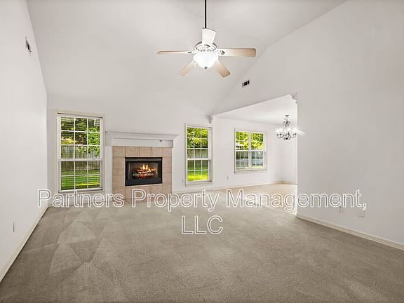3rd image of 1257 Fox Run Ln