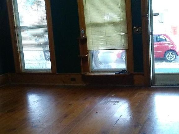 5th image of 2820 Montgomery St