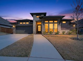 10416 Gray Hills Dr, Fort Worth, TX 76126