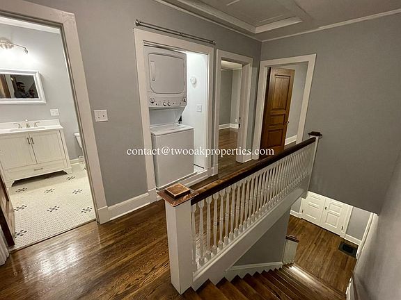 3rd image of 1412 N Cole Ct