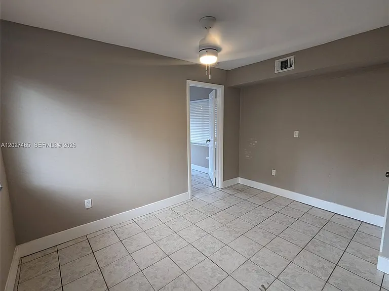 987 NE 131st St #4 — Photo 13