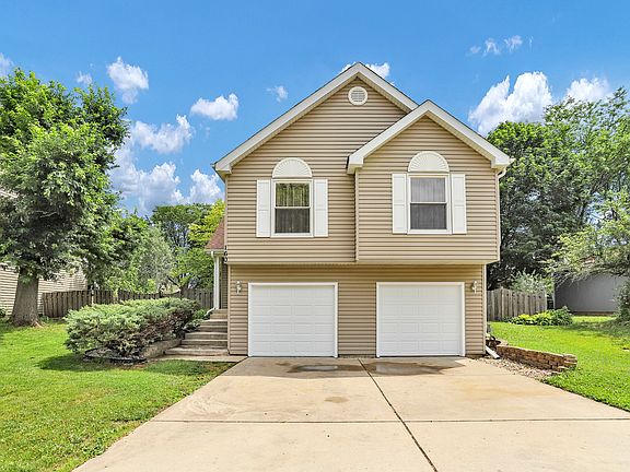 2nd image of 160 Abbeywood Cir