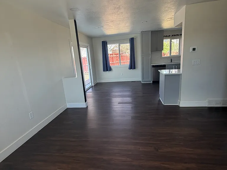 740 Sage Pl — Photo 5