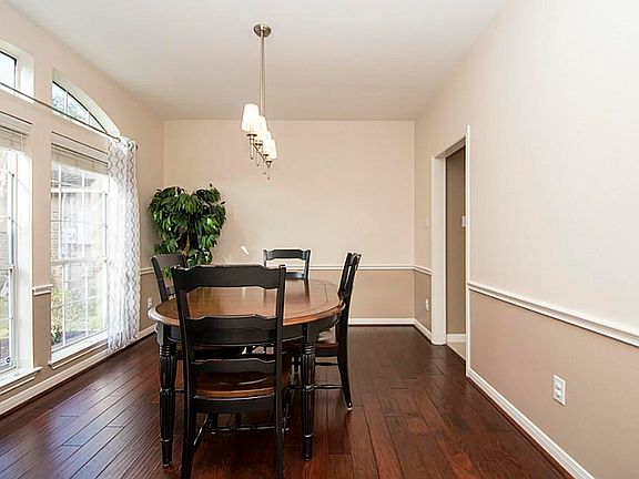 5th image of 4507 Grove Park Dr